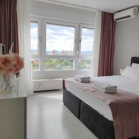 Penthouse “Sky 16” Studio Apartment 자그레브 외부 사진