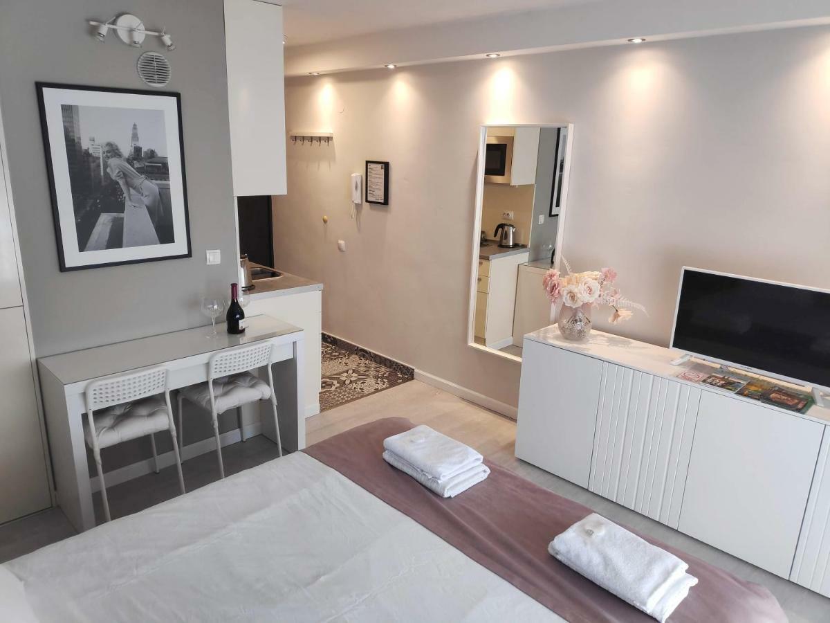 Penthouse “Sky 16” Studio Apartment 자그레브 외부 사진